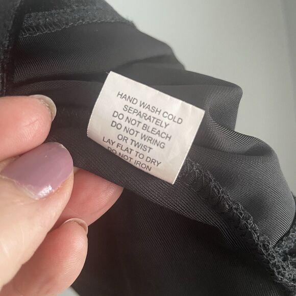 Black Velvet Red Sparkle Top Notations Sz 3X One Piece Cardigan Style Party - Picture 10 of 16